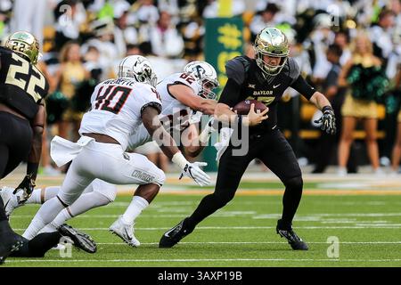 24 septembre 2016 - Waco, Texas, U. S - le quarterback des Baylor Bears Seth Russell (17 ans) en action pendant le match entre les Oklahoma State Cowboys et les Baylor Bears au stade McLane de Waco, Texas. (Crédit image : © Dan Wozniak via ZUMA Wire) Banque D'Images