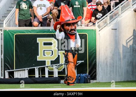 24 septembre 2016 - Waco, Texas, U. S - la mascotte de l'OSU en action pendant le match entre les Oklahoma State Cowboys et les Baylor Bears au stade McLane à Waco, Texas. (Crédit image : © Dan Wozniak via ZUMA Wire) Banque D'Images