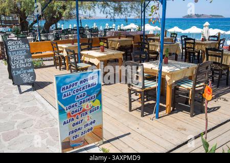 12 juillet 2016 - Levbos, Grèce - restaurants vides à Levbos, Grèce en raison de l'afflux de réfugiés (crédit image : © ton Koene via ZUMA Wire) Banque D'Images