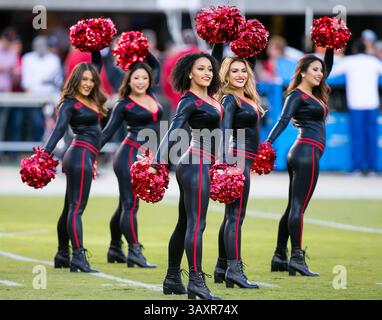 6 octobre 2016 : les 49ers de San Francisco jouent avant le match de football NFL entre les Arizona Cardinals et les 49ers de San Francisco au Levi's Stadium de Santa Clara, CA. Les 49ers et les Cardinals sont à égalité 7-7 à la mi-temps. Damon Tarver/Cal Sport Media(image de crédit : &copy ; Damon Tarver/CSM via ZUMA Wire) Banque D'Images