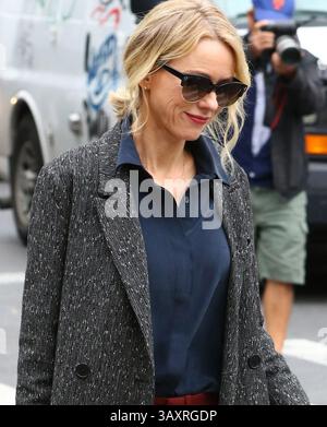 28 septembre 2016 - New, York, New York, États-Unis - L'actrice NAOMI WATTS sur le plateau de Greenwich Village de la nouvelle émission télévisée 'Gypsy' le lendemain de l'annonce de la fin de leur relation de 11 ans. (Crédit image : © Zelig Shaul/Ace Pictures via ZUMA Press) Banque D'Images