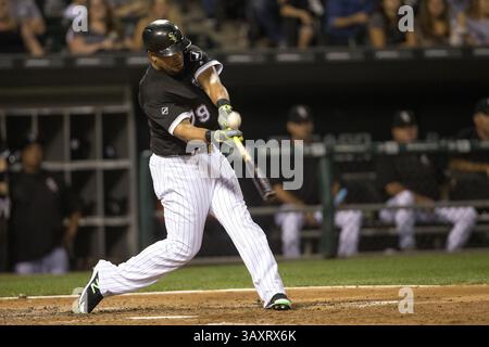 13 septembre 2016 - Chicago, il, États-Unis - Jose Abreu des Chicago White Sox fait une erreur lors de la cinquième manche contre les Indians de Cleveland au U.S. Cellular Field à Chicago le mardi 13 septembre 2016. (Crédit image : © Erin Hooley/TNS via ZUMA Wire) Banque D'Images