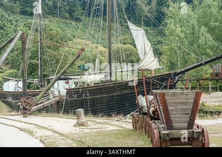 Le navire Garlandstone amarré à Morwellham Quay, un bateau à voile Tamar Ketch, construit à Calstock en Cornouailles, en Angleterre, et lancé le 27 janvier Banque D'Images