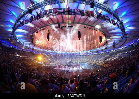 7 septembre 2016 : des feux d'artifice explosent lors de la cérémonie d'ouverture des Jeux paralympiques de Rio 2016 au stade Maracana le 7 septembre 2016 à Rio de Janeiro, Brésil. (Photo de Julian Avram/Cal Sport Media)(image de crédit : &copy ; Julian Avram/Cal Sport Media via ZUMA Wire) Banque D'Images