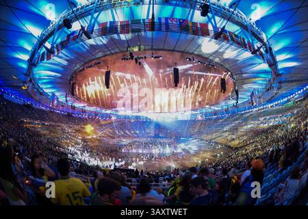 7 septembre 2016 : des feux d'artifice explosent lors de la cérémonie d'ouverture des Jeux paralympiques de Rio 2016 au stade Maracana le 7 septembre 2016 à Rio de Janeiro, Brésil. (Photo de Julian Avram/Cal Sport Media)(image de crédit : &copy ; Julian Avram/Cal Sport Media via ZUMA Wire) Banque D'Images