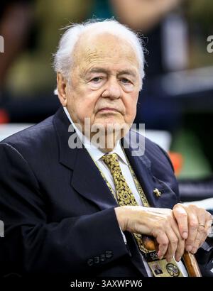 26 septembre 2016 - Tom Benson, propriétaire des Saints de la Nouvelle-Orléans, avant le match entre les Saints de la Nouvelle-Orléans et les Falcons d'Atlanta au Mercedes-Benz Superdome de la Nouvelle-Orléans, LOUISIANE. Les Falcons d'Atlanta battent les Saints de la Nouvelle-Orléans 45-32. Stephen Lew/CSM(image de crédit : &copy ; Stephen Lew/Cal Sport Media via ZUMA Wire) Banque D'Images