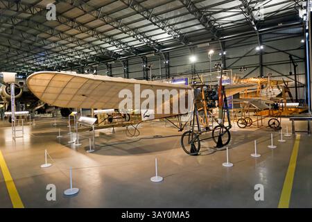 Vue du Bleriot XI (réplique) exposé à la Brooklands Aircraft Factory, Brooklands Museum, Weybridge Banque D'Images