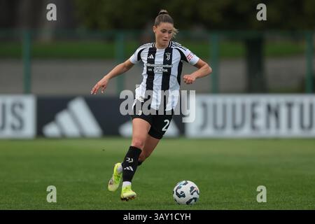 Biella, Italie. 18 avril 2025. Viola Calligaris de la Juventus lors du match Juventus Women vs AC Milan Women Serie A Femminile au Stadio Vittorio Pozzo, Biella. Le crédit photo devrait se lire : Jonathan Moscrop/Sportimage crédit : Sportimage Ltd/Alamy Live News Banque D'Images