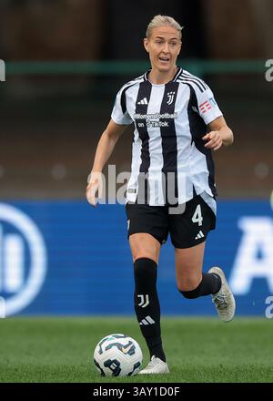 Biella, Italie. 18 avril 2025. Emma Kullberg de la Juventus lors du match Juventus Women vs AC Milan Women Serie A Femminile au Stadio Vittorio Pozzo, Biella. Le crédit photo devrait se lire : Jonathan Moscrop/Sportimage crédit : Sportimage Ltd/Alamy Live News Banque D'Images
