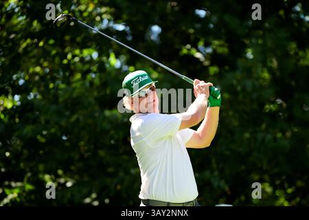 Vendredi 2 septembre 2016 : Charley Hoffman regarde le vol de sa balle sur le 9e fairway lors de la première manche du tournoi du championnat Deutsche Bank organisé au Tournament Players Club, à Norton, Massachusetts. Eric Canha/Cal Sport Media(image de crédit : &copy ; Eric Canha/Cal Sport Media via ZUMA Wire) Banque D'Images