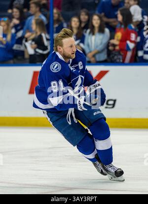 20 octobre 2016 : Steven Stamkos (91 ans), centre Lightning de Tampa Bay avant le match entre l'Avalanche du Colorado et le Lightning de Tampa Bay à l'Amalie Arena de Tampa, en Floride. Del Mecum/CSM(image de crédit : &copy ; Del Mecum/CSM via ZUMA Wire) Banque D'Images