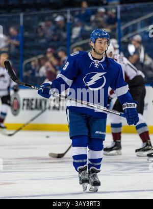 20 octobre 2016 : Tampa Bay Lightning Center Tyler Johnson (9 ans) avant le match entre l'Avalanche du Colorado et le Lightning de Tampa Bay à l'Amalie Arena de Tampa, en Floride. Del Mecum/CSM(image de crédit : &copy ; Del Mecum/CSM via ZUMA Wire) Banque D'Images