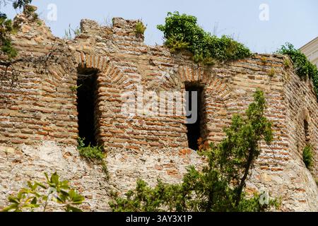 Mai 2024. Durres, Albanie. Les vestiges de l'ancienne muraille de la ville, construite au IIIe siècle après JC par les Byzantins. Photo : © Simon Grosset Banque D'Images
