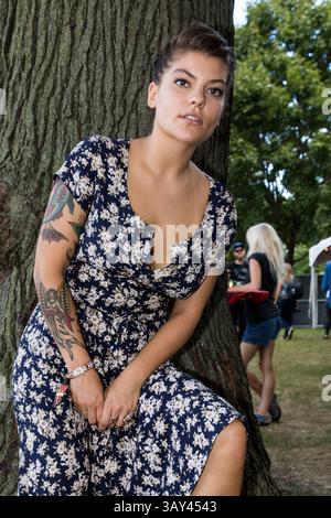 17 septembre 2016 - Chicago, Illinois, États-Unis - DONNA MISSAL pose pour un portrait en coulisses à Douglas Park pendant Riot Fest à Chicago, Illinois (crédit Image : © Daniel DeSlover via Zuma sur le fil) Banque D'Images