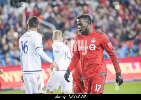 26 octobre 2016 - Toronto, Ontario, Canada - JOZY ALTIDORE (17 ans) et RICHIE MARQUEZ (16 ans) en action lors du match éliminatoire de la MLS entre Toronto FC et Philadelphia Union (crédit image : © Angel Marchini via ZUMA Wire) Banque D'Images