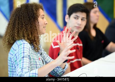 13 septembre 2016 - Knoxville, TN, États-Unis - L'étudiante Makayla Edwards parle de son expérience au Pellissippi State Community College lors d'une table ronde avec le secrétaire américain à l'éducation John King mardi 13 septembre 2016, à Knoxville, Tennis. (Image de crédit : © Amy Smotherman Burgess/Knoxville News Sentinel via ZUMA Wire) Banque D'Images
