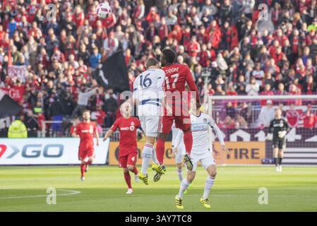 23 octobre 2016 - Toronto, Ontario, Canada - JOZY ALTIDORE (17 ans) et JONATHAN CAMPBELL (16 ans) en action lors du match en MLS entre Toronto FC et Chicago Fire SC (image crédit : © Angel Marchini via ZUMA Wire) Banque D'Images