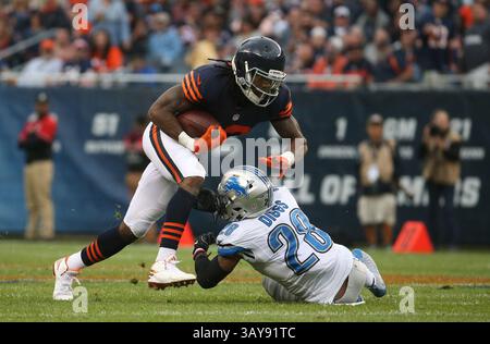2 octobre 2016 - Chicago, il, États-Unis - Kevin White (13), receveur du Chicago Bears Wide, fait une réception contre le cornerback des Detroit Lions quandre Diggs (28) au deuxième quart-temps, dimanche 2 octobre 2016 au Soldier Field à Chicago, Ill. (crédit image : © Brian Cassella/TNS via ZUMA Wire) Banque D'Images