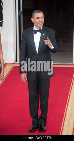 19 mai 2010 - Washington DC, États-Unis - le président Barack Obamawaits pour saluer son Excellence Felipe Calderâ€”n Hinojosa, président du Mexique et MRS Margarita Zavala à la Maison Blanche pour un dîner d’État Washington, DC. 05-19-2010. 2010.K64826SB(crédit image : © Globe photos/ZUMApress.com) Banque D'Images