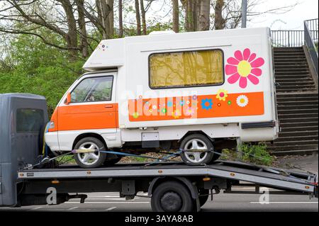 Camping-car de l'émission de voyage télévisée Susan Calman Grand Days Out à l'arrière d'un véhicule de transport à Glasgow, Écosse, Royaume-Uni, Europe Banque D'Images
