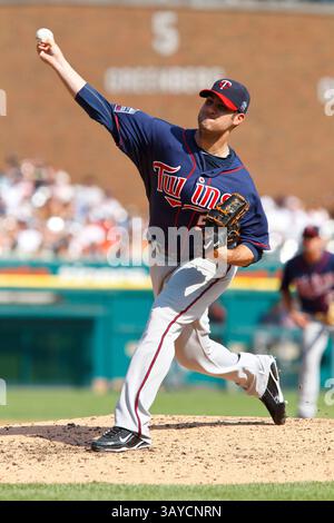 10 juillet 2010 : le lanceur Nick Blackburn (53 ans) des Twins du Minnesota lors du match de baseball de la MLB entre les Twins du Minnesota et les Tigers de Detroit au Comerica Park à Detroit, Michigan. (Crédit image : © Rick Osentoski/Cal Sport Media/ZUMApress.com) Banque D'Images