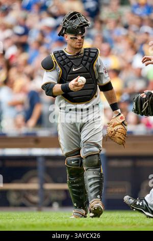 11 juillet 2010- Milwaukee, WI. Miller Park..Pittsburgh Pirates Catcher Ryan Doumit #41..Milwaukee Brewers a gagné sur les Pirates de Pittsburgh 6-5, balayant les pirates dans une série de trois matchs à Miller Park..Mike McGinnis / CSM(Credit image : © Mike McGinnis/Cal Sport Media/ZUMApress.com) Banque D'Images