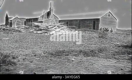 Une grange rustique se dresse sur une colline, entourée d'un enchevêtrement d'herbe sèche et de rochers éparpillés, sous un ciel nuageux. La structure dispose d'un clocher distinctif et est accompagnée de petites dépendances, véhiculant un sentiment de tranquillité et de charme usé du temps., négatif - Balranald District, Nouvelle-Galles du Sud, vers 1925, le hangar de cisaillement sur la station « Paika ». Il y a une pile de bois de chauffage au premier plan et un groupe d'hommes sont assis à droite., Art classique avec une touche moderne réinventée par Artotop Banque D'Images