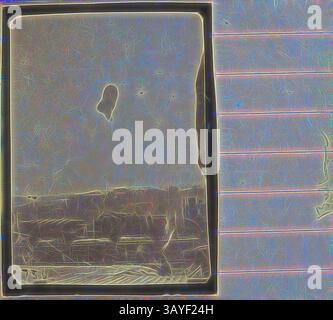 Une représentation texturée et abstraite présentant une grande forme rectangulaire avec des lignes douces et fluides, sur fond de motifs complexes et de subtils dégradés. La composition globale allie un sens du mystère à une qualité éthérée., photographie - ballon d'observation, somme, France, Sergent John Lord, première Guerre mondiale, 1916, l'une des 185 photographies en noir et blanc d'un album, prises en France pendant la première Guerre mondiale par le sergent John Lord. Certaines pages sont vierges. Les photographies de l'album représentent des camps de l'armée, des hôpitaux, des tranchées, des premiers chars, des paysages, cimetières et tombes et groupes de posés Banque D'Images