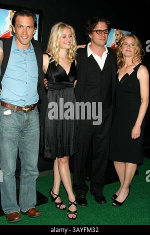 30 mai 2007 - New York, New York, États-Unis - K53290ML.''GRACIE'' PREMIÈRE. AMC LOEWS LINCOLN PLAZA 05-30-2007. - 2007.ANDREW SHUE, ELIZABETH SHUE, DAVIS GUGGENHEIM ET CARLY SCHROEDER(crédit image : © Mitchell Levy/Globe photos/ZUMAPRESS.com) Banque D'Images