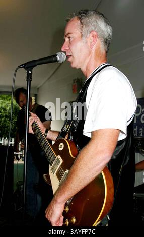 30 août 2005 - New York, New York, États-Unis - K44698ML.***EXCLUSIVE***.BILLIE JEAN KING ET JOHN MCENROE PRÉSIDENT DE LA 8e PRESTATION ANNUELLE de la New York PARKS FOUNDATION POUR LE TENNIS New YorkPARKS AUX US OPEN FLUSHING MEADOWS, NEW YORK New York 8-30-2005. - JOHN MCENROE(image crédit : © Mitchell Levy/Globe photos/ZUMAPRESS.com) Banque D'Images