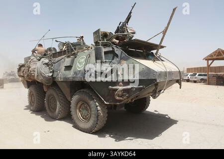 07 janvier 2010 - Tarin Kowt, Uruzgan, Afghanistan - un Patria blindé roule dans un camp militaire. (Crédit image : © ton Koene/ZUMApress.com) Banque D'Images