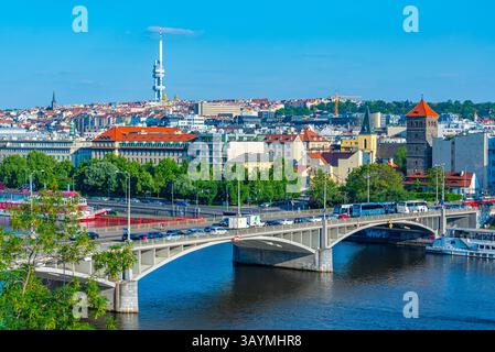 Pont Cechuv sur la rivière Vltava à Prague, république tchèque. IMAGE Banque D'Images
