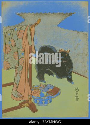 Un chien noir ludique se tient à côté d'un vêtement magnifiquement orné drapé sur un stand en bois, entouré d'objets décoratifs sur le sol. L'arrière-plan présente un ciel bleu éclatant avec des nuages moelleux, ajoutant un air fantaisiste à la scène. Black Dog, v. 1772/81, Isoda Koryusai, japonais, 1735-1790, Japon, impression sur bois couleur, chuban, 28,7 x 21,5 cm Art classique avec une touche moderne réinventée par Artotop Banque D'Images
