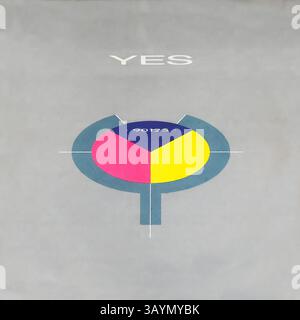 Reproduction photographique de la pochette de l'album The Band, 'Yes - 90125' de 1983 sur disque vinyle LP. Banque D'Images