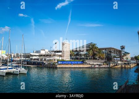 Image du Maremagnum dans le port maritime de Barcelone. Banque D'Images