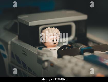 Gros plan du modèle LEGO 2 Fast 2 Furious Nissan Skyline GT-R. Voiture-jouet détaillée Banque D'Images