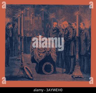 Un groupe solennel d'hommes se tient autour d'un cercueil décoré, rendant hommage dans un cadre faiblement éclairé orné de bougies et de couronnes. L'atmosphère est sombre, soulignant la gravité du moment alors que les personnes en deuil se rassemblent pour un adieu. La fête royale dans la chapelle mortuaire de Woolwich, funérailles du prince Louis Napoléon, gravure 1879 Art classique avec une touche moderne réinventée par Artotop Banque D'Images