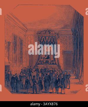 Un rassemblement d'individus élégamment habillés dans une grande salle richement décorée, avec un trône bien en vue au centre. Les détails riches sur les murs et les draperies élaborées créent une atmosphère d'opulence et de formalité. Présentation des clés, à Holyrood. Gravure, 1845, Royaume-Uni Art classique avec une touche moderne réinventée par Artotop Banque D'Images