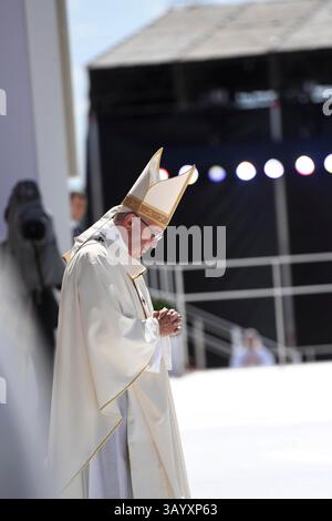 BRZEGI, POLOGNE - 31 juillet 2016 - le pape François est photographié lors de la messe finale des Journées mondiales de la Jeunesse 2016 à Brzegi, en Pologne. Le pape François plus de 1,6 M. Banque D'Images