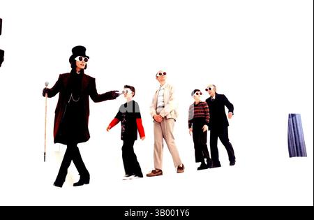 16 JUIN 2005 - DE GAUCHE À DROITE : JOHNNY DEPP, JORDAN FRY, ADAM GODLEY, FREDDIE HIGHMORE ET DAVID KELLY. Ã’Charlie et la chocolaterie, Ã“. K45302ES (crédit image : © Globe photos/ZUMApress.com) Banque D'Images