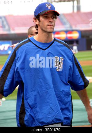 25 AOÛT 2006 - NEW YORK, NEW YORK, ÉTATS-UNIS - I11052BT.LES METS DE NEW YORK PRENNENT L'ENTRAÎNEMENT BATTING AVEC LE MET SHEA STADIUM DE NEW YORK, NEW YORK 08-24-2006. - - 2006.SHAWN GREEN(crédit image : © Barry Talesnick/Globe photos/ZUMAPRESS.com) Banque D'Images