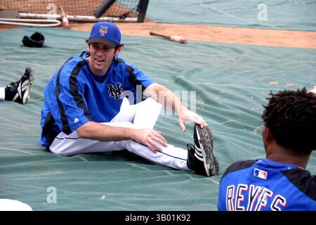 25 AOÛT 2006 - NEW YORK, NEW YORK, ÉTATS-UNIS - I11052BT.LES METS DE NEW YORK PRENNENT L'ENTRAÎNEMENT BATTING AVEC LE MET SHEA STADIUM DE NEW YORK, NEW YORK 08-24-2006. - - 2006.SHAWN GREEN(crédit image : © Barry Talesnick/Globe photos/ZUMAPRESS.com) Banque D'Images