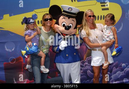 10 JUIN 2007 - HOLLYWOOD, CALIFORNIE, ÉTATS-UNIS - K53316DL.FINDING NEMO SUBMARINE VOYAGE PREMIÈRE TENUE À. DISNEYLAND, ANAHEIM, CA.6-10-07 - 2007.IMAGE :DENISE RICHARDS(crédit image : © Dave Longendyke/Globe photos/ZUMAPRESS.com) Banque D'Images