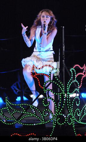 6 octobre 2008 - Hollywood, Californie, États-Unis - MILEY CYRUS SWEET 16 ANNIVERSAIRE BASH ET CONCERT,. TENUE À DISNEYLAND, ANAHEIM, CALIFORNIE, 10/05/08. - 2008.IMAGE : MILEY CYRUS. K59746DL(crédit image : © Dave Longendyke/Globe photos/ZUMAPRESS.com) Banque D'Images