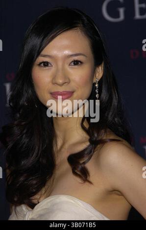 4 DÉCEMBRE 2005 - HOLLYWOOD, CALIFORNIE, ETATS-UNIS - K45949DL.LOS ANGELES PREMIÈRE DE MEMOIRS OF A GEISHA, KODAK THEATRE, HOLLYWOOD VERS 12-04-05. - 2005.IMAGE :ZIYI ZHANG(crédit image : © Dave Longendyke/Globe photos/ZUMAPRESS.com) Banque D'Images
