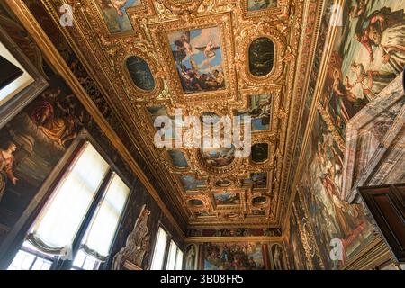 Le majestueux Hall central du Palais des Doges à Venise Banque D'Images