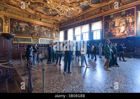 Le majestueux Hall central du Palais des Doges à Venise Banque D'Images