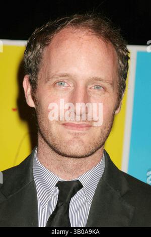 14 septembre 2005 - New York, New York, États-Unis - MIKE MILLS ARRIVE À LA PREMIÈRE DE THUMBSUCKER À CLEARVIEW CHELSEA WEST À NEW YORK New York LE 14-09-2005. / 2005..K45105HMC.(crédit image : © Henry McGee/Globe photos/ZUMAPRESS.com) Banque D'Images
