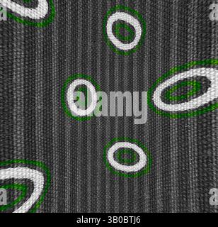 Une surface texturée comporte une série de cercles concentriques en blanc et vert vif, contrastant avec le fond sombre, créant un motif accrocheur., Un motif circulaire avec un fond sombre orné de formes ovales éparses entourées de blanc, créant un contraste ludique. Art classique avec une touche moderne réinventé par Artotop, tissus français transformés, première moitié du XIXe siècle, art classique avec une touche moderne réinventé par Artotop Banque D'Images