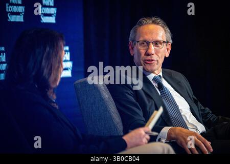 Washington, DC, Vereinigte Staaten. 23 avril 2025. Joerg Kukies, ministre fédéral des Finances, donne une entrevue au Semafor World Economy Summit à Washington, DC, le 23 avril 2025. « Photographié au nom du ministère fédéral des Finances » crédit : dpa/Alamy Live News Banque D'Images